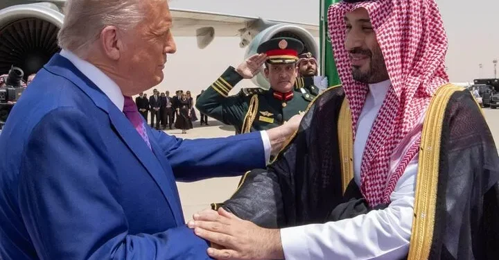 رسانه عبری به نقل از مقامات آمریکایی: ترامپ درخواست بن سلمان برای رهبری یک عملیات نظامی علیه حوثی‌های یمن را رد کرد / بخشی از این تصمیم به این دلیل است که یمن در دریای سرخ کشتی‌های مرتبط با عربستان را هدف قرار می‌دهند، نه کشتی‌های آمریکایی