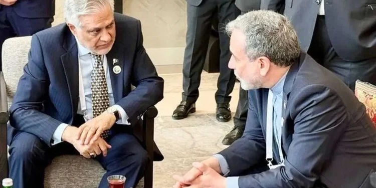 الجزیره: پاکستان در اقدامی فوری، از عراقچی دعوت کرده تا در «اولین فرصت ممکن» به اسلامآباد سفر کند/ هنوز مشخص نیست که پاسخ مقامهای ایرانی به این دعوت چه بوده یا این دیدار چه زمانی برگزار خواهد شد/ میانجیگران پاکستانی و قطری، در حال تلاش برای تعیین زمان و محل برگزاری دیداری میان ایران و آمریکا هستند