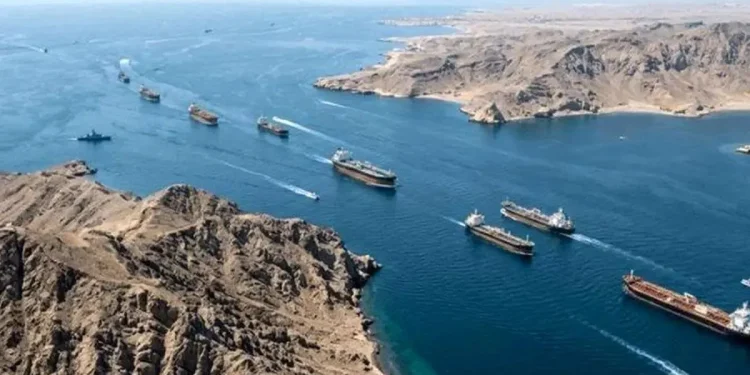 فارس به نقل از منبع نزدیک به تیم مذاکراتی ایران: ادعای موافقت ایران با بازگشایی تنگه هرمز، کذب است