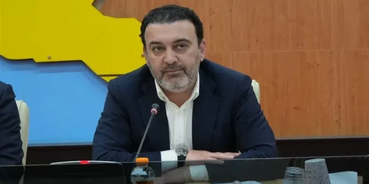 معاون وزیر کشور: روزهای سختی پیش رو خواهیم داشت / باید آرایش اقتصادی متناسب با شرایط نیز داشته باشیم و محدودیت‌های مالی و شرایط کشور را در تصمیم‌گیری‌ها لحاظ کنیم / گر در برخی حوزه‌ها سخت‌گیری‌هایی انجام می‌شود، دلیل آن مدیریت همین شرایط است