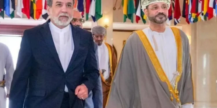 جزئیات مذاکرات ایران و عمان/ سخنگوی وزارت خارجه: باز شدن تنگه هرمز منوط به رفع شرایطی است که به دلیل جنگ بر ما تحمیل شده/ این بر عهده آمریکا است که اقدامات مخرب خود را جبران کند تا پس از آن در مورد گامهای بعدی صحبت کنیم/ تنگه که به دلیل اختلاف نظر تهران و مسقط بسته نشده، پس طبیعی است که تعیین مسیر تردد کشتیرانی، امری دو جانبه میان ما باشد