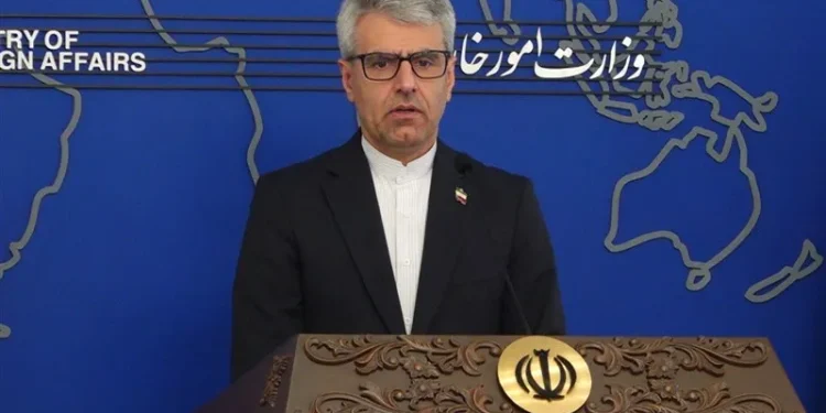 سخنگوی وزارت خارجه: مذاکرات با عمان درباره تنگه هرمز، با تمرکز بر تعیین مسیرهای رفت و برگشت ایمن برای کشتی‌ها در حال پیگیری است /  گفتگوها تاکنون در هر دو سطح فنی و سیاسی مثبت ارزیابی می‌شود