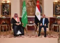 میدل ایست آی به نقل از منابع: عربستان سعودی با پیوستن مصر به «توافق مکه» مخالفت کرده، ولی ترکیه تلاش زیادی برای گنجاندن قاهره در این توافق داشته/ موضع ریاض ناشی از این است که مصر دیگر ارزش راهبردی و نظامی سابق خود را ندارد؛ ترکیه و پاکستان از نظر نظامی چیز بیشتری برای ارائه دارند/ افزایش نارضایتی از دولت مصر و روابط نزدیک این کشور با امارات هم از دلایل دیگر مخالفت عربستان است