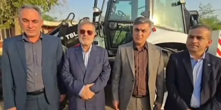 دو دستگاه بیل‌بکهو به اداره آب و فاضلاب بندر ماهشهر استان خوزستان اهدا شد