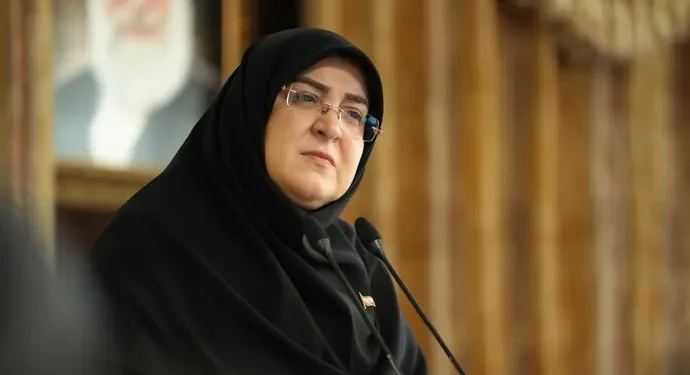 سخنگوی دولت: بحث‌هایی مطرح شده بود که قرار است تخصیص سهمیه بنزین به صورت عدالت‌محور انجام شود؛ یعنی بر اساس تعداد خانوار‌ها و مواردی از این دست / هنوز درباره افزایش قیمت بنزین جمع‌بندی نشده؛ هر زمان به جمع‌بندی برسیم، حتماً اعلام خواهیم کرد