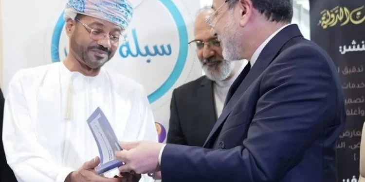 الجزیره: اکنون دو مسیر مذاکراتی در مورد جنگ علیه ایران، در جریان است/ نخستین مسیر و شاید مهمترین آن، مذاکرات ایران و عمان برای رسیدن به توافقی پیرامون تنگه هرمز است/ این تصور وجود دارد که اگر مسئله تردد در تنگه حل شود، زمینه برای پرداختن به موضوع بزرگتر، یعنی پایان دادن به جنگ نیز فراهم شود