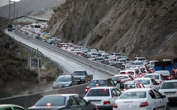 ترافیک نیمه‌سنگین در محورهای شمالی / محدودیت تردد در جاده چالوس و آزادراه تهران- شمال