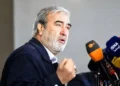 رئیس کمیسیون امنیت ملی: دشمن از غرب کشور، خارک و قشم قصد ورود و حمله داشتند، اما یگان‌های نظامی قدرتمند ما اهداف دشمن را در نطفه خفه کردند / اگر آمریکا بار دیگر در مورد ایران دچار اشتباه محاسباتی شوند، امنیت آنها را در سراسر جهان سلب خواهیم کرد