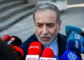 عراقچی: مذاکرهای با آمریکا نداریم / واسطهها همچنان تلاش میکنند زمینههای لازم برای ازسرگیری مذاکرات میان ایران و آمریکا را فراهم کنند / از نظر ما تا موارد نقض یادداشت تفاهم به پایان نرسد و آمریکا آنچه را نقض کرده، جبران نکند، امکان شروع مجدد مذاکرات وجود ندارد