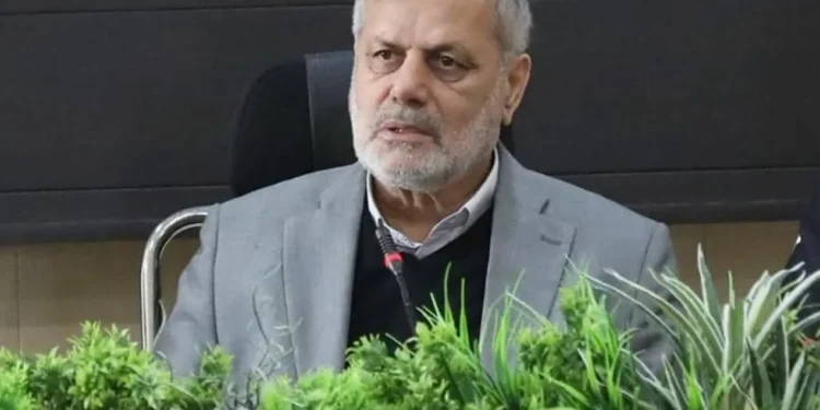 حیات‌ مقدم، نماینده مجلس: شرط اجتهاد برای وزیر اطلاعات باید بازنگری شود/ این شرط در قانون اساسی نیامده اما در قانون سال ۶۲ مطرح شده / این محدودیت دامنه انتخاب مدیران توانمند را کاهش می‌دهد و ممکن است مانع استفاده از ظرفیت کارشناسان متخصص و غیرروحانی شود
