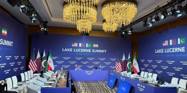 سیانان به نقل از یک مقام ارشد کشورهای حاشیه خلیج فارس: احتمال دستیابی آمریکا و ایران به توافق تا روز جمعه «۵۰-۵۰» است / توافق درباره تنگه هرمز ممکن است حتی از امروز حاصل شود
