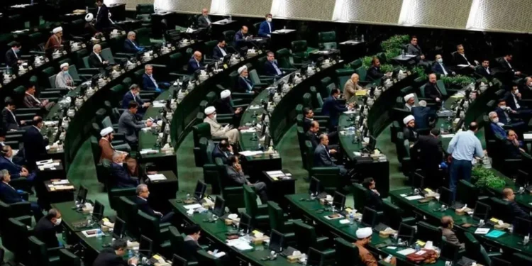 سخنگوی هیئت رئیسه: دولت از ۲۹ مرداد به مدت یک ماه و نیم، فرصت دارد تا وزرای پیشنهادی اطلاعات و دفاع را به مجلس معرفی کند