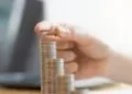 وام قرض الحسنه اربعین به این بازنشستگان تعلق گرفت