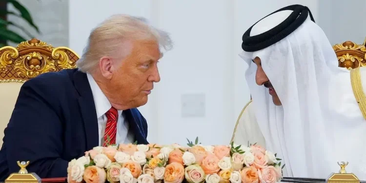دوحه: گفتگوی ترامپ با امیر قطر درباره تلاش‌ها برای کاهش تنش میان واشنگتن و تهران / امیر قطر تلاش‌ها برای نزدیک کردن دیدگاه‌های واشنگتن و تهران با هدف دستیابی به یک راه‌حل و توافق را بررسی کرد