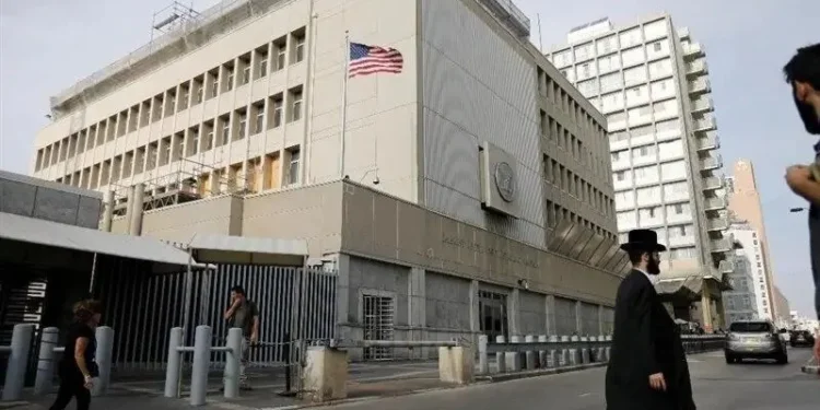 نیویورکتایمز: آمریکا در حال آمادهسازی برای بازگرداندن دیپلماتهای خود به سفارتخانهها در اسرائیل و کشورهای منطقه است؛ این یعنی کاهش نگرانیها درباره احتمال ازسرگیری جنگ با ایران