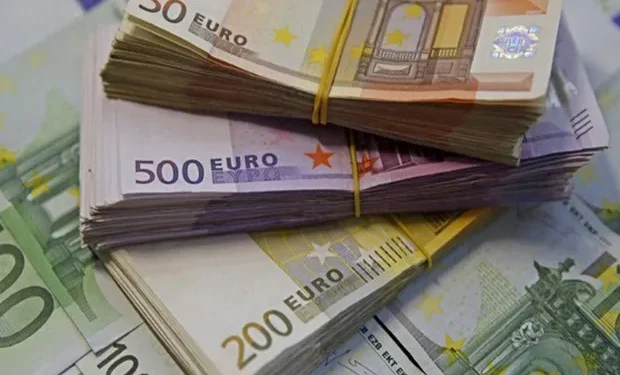 قیمت یورو، امروز پنجشنبه ۱۵ مرداد ۱۴۰۵