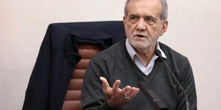 پزشکیان: چیزی که در تفاهم‌نامه آمده، سند افتخار جمهوری اسلامی است/ گفته می‌شود در مقابل قدرت برتر دنیا، ایران برنده‌تر و پیروزتر است/ حضرت علی (ع) می‌فرمایند «صلحی که دشمنت تو را به آن دعوت می‌کند رد نکن، زیرا مردم راحت می‌شوند، امنیت ایجاد می‌شود و لشکریان تو آرامش پیدا می‌کنند؛ از دشمن نیز وقتی صلح کردی، حذر کن»