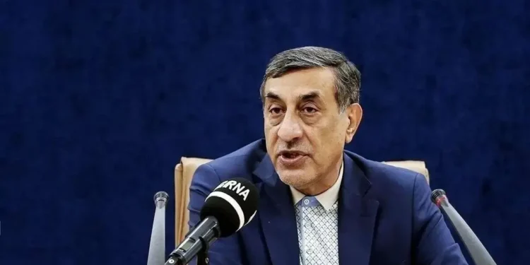 معاون اجرایی پزشکیان: من اگر بودم و می‌دانستم آمریکا رهبر ما را شهید می‌کند، دست از غنی‌سازی برمی‌داشتم/ برای هدفی که می‌شود با کمترین هزینه به دست آورد، هزینه زیاد پرداخت نکنیم؛ چه هزینه‌ای بالاتر از شهادت مقام معظم رهبری؟