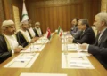 عضو کمیسیون امنیت ملی: مذاکرات ایران و عمان درباره تنگه هرمز در آستانه نهاییشدن است / عمانیها پذیرفتهاند که بهطور موقت از مسیر جنوبی استفاده نشود / در حال حاضر دو کشور بر روی مسیر مشخصی که مورد نظر ایران نیز هست و به عنوان مسیر پیشنهادی مطرح شده، تمرکز کردهاند
