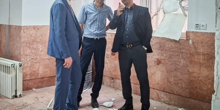 عملیات عمرانی در فدراسیون تکواندو؛/ هادی ساعی هم دست به کار شد