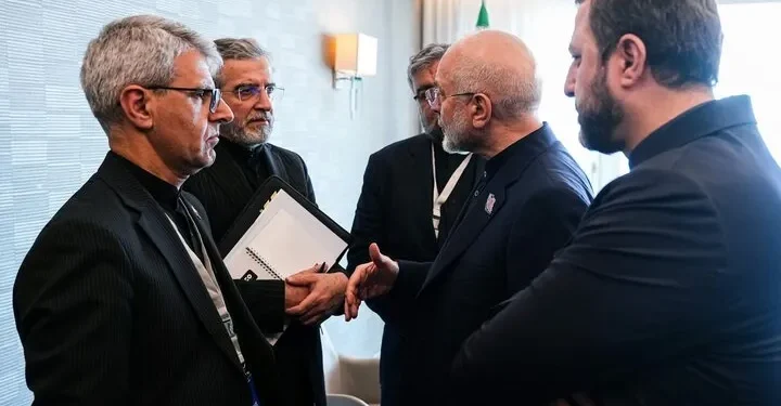 معاون وزیر خارجه: وقتی بعضی از مخالفت‌ها با مذاکره را می‌خوانم، واقعاً با خودم فکر می‌کنم این دوستان در چه جهانی زندگی می‌کنند / اینها از اقتصاد ایران هم هیچ تحلیلی ندارند / شکاف‌های اجتماعی، سرمایه اجتماعی، انسجام ملی، هیچ‌کدام برایشان موضوعیت ندارد