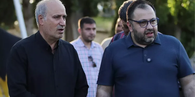 هیأت مشترک فدراسیون و چادرملو در راه مقر AFC