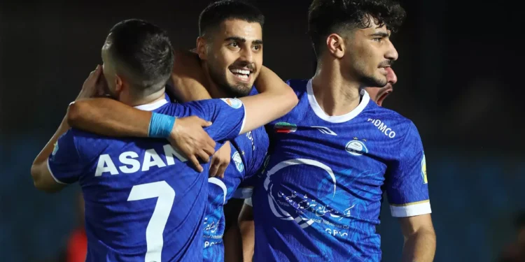استقلال سه سال جوان‌تر از پرسپولیس!