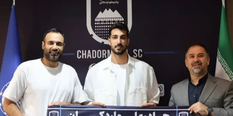 رسمی: ملی‌پوش والیبال سر از چادرملو درآورد