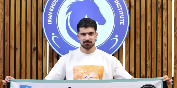 وینگر سابق پرسپولیس به پیکان پیوست