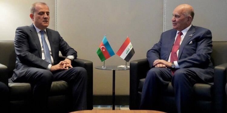 عراق و آذربایجان راه اندازی پروازهای مستقیم را بررسی کردند