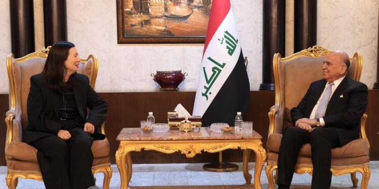 گفت‌وگوی وزیر خارجه عراق و مقام امریکایی درباره توقف تنش میان امریکا و ایران