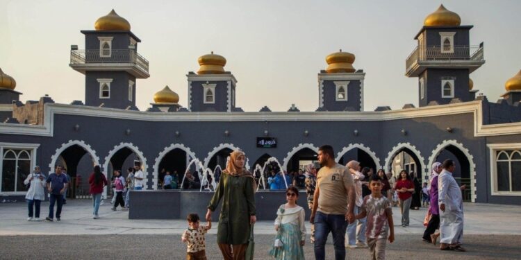 عراق به دنبال جذب حدود ۱۰ میلیون گردشگر و ایجاد یک میلیون و ۵۰۰ هزار فرصت شغلی