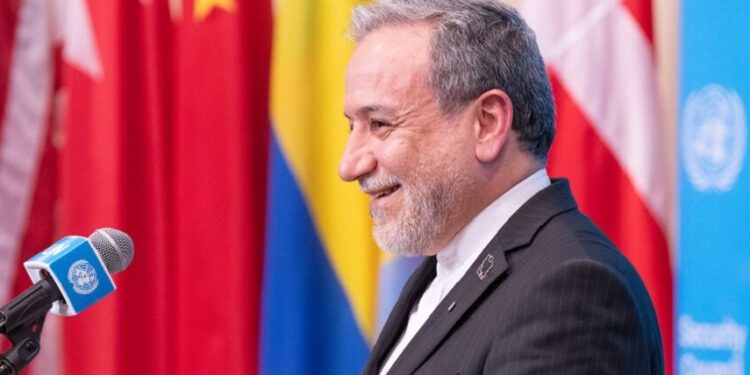 نیویورک تایمز:عراقچی حضور در نیویورک را تمدید کرد