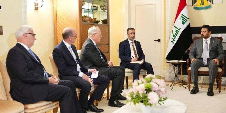 الزیدی از برنامه دولت عراق برای برگزاری کنفرانس انرژی بغداد خبر داد