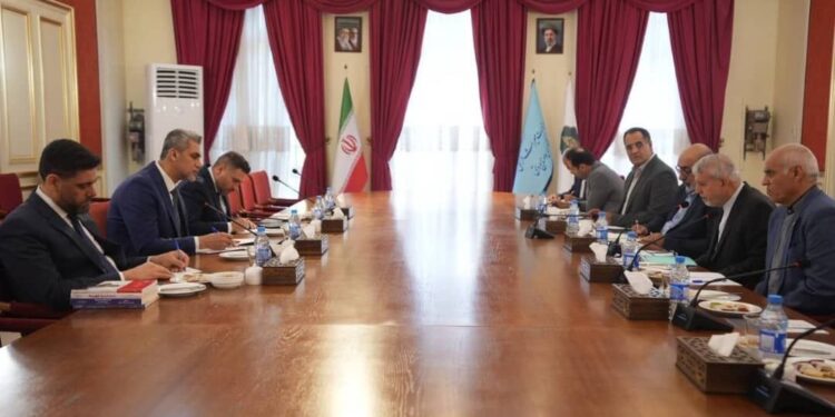 تاکید وزیر گردشگری ایران بر افزایش حجم مبادلات گردشگری در دیدار سفیر عراق در تهران