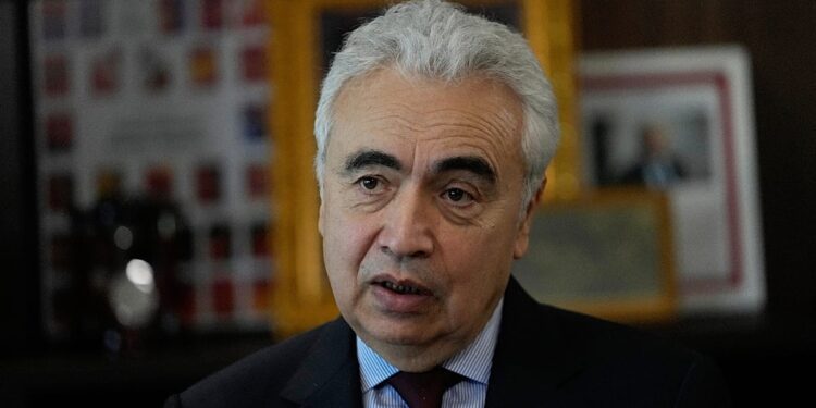 آژانس بین‌المللی انرژی ممکن است آزادسازی بیشتر ذخایر نفت را بررسی کند؛ زمستان سخت اروپا