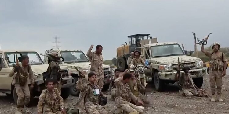 تشدید درگیری‌ها در یمن؛ با پیشروی حوثی‌ها و حملات به عربستان بیش از ۸۲ هزار نفر آواره شدند