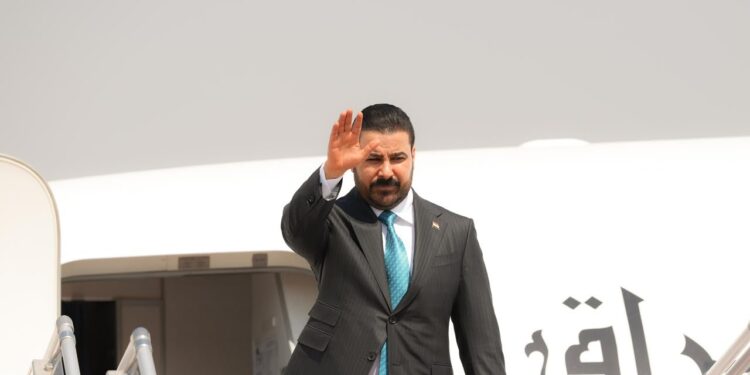 نخست وزیر عراق عازم فرانسه شد
