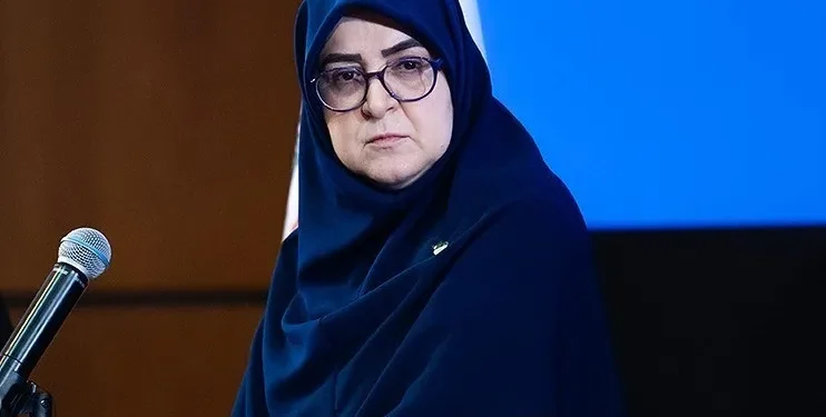 سخنگوی دولت:  هیچ‌گونه تغییری در بنزین سهمیه‌ای، چه از نظر نرخ و چه از نظر حجم، فعلاً نخواهیم داشت / مصوبه دولت این اجازه را داده است که در سه ماه آینده، امکان افزایش رقم وجود داشته باشد، اما اگر تصمیمی در این زمینه گرفته شود، حتماً پیش از اجرا اطلاع‌رسانی خواهد شد