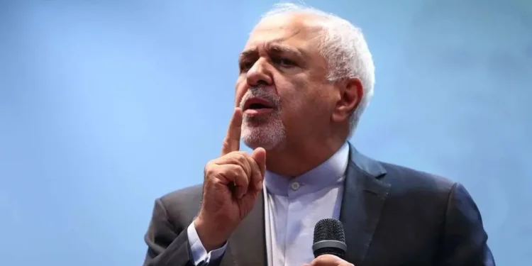 واکنش ظریف به تغییر متن سخنرانی پزشکیان در سازمان ملل پس از ادعا‌های ترامپ: رئیس‌جمهور با این کار اعلام کرد «ایران آماده دیپلماسی است، اما هرگز ایرانی‌ها را تهدید نکنید»