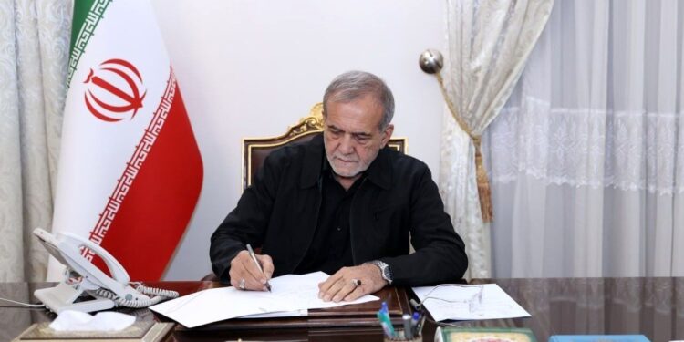 پیام تبریک رئیس جمهور ایران به پادشاه و ولیعهد عربستان