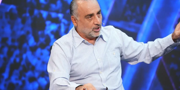 رابطه سرمربی جنجالی و رائفیپور چیست:/ افشای راز بزرگ شکست تحقیرآمیز فوتبال ایران!