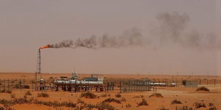 عربستان به هدف قرار گرفتن خط لوله نفت خود اذعان کرد