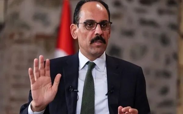 آناتولی به نقل از منابع امنیتی ترکیه: رئیس سازمان اطلاعات ملی ترکیه پس از سفر به افغانستان، به پاکستان رفته و با مقامات ارشد این کشور پیرامون تنش‌های جاری در خاورمیانه، گفت‌و‌گو کرده/ مقامات دو کشور درباره چشم‌انداز امنیتی خاورمیانه که پس از آغاز جنگ علیه ایران پدیدار شده، تبادل نظر کردند