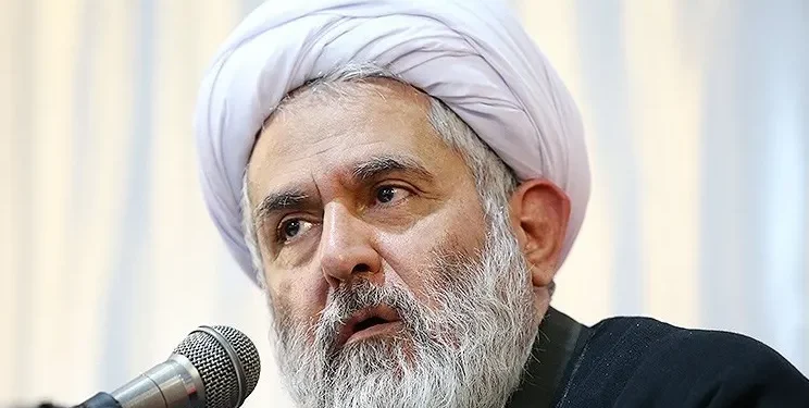 طائب، رئیس سازمان بسیج: باید با حفظ انسجام و وحدت داخلی با موضوعاتی مثل حجاب مواجه شویم؛ اجازه ندهیم این مسائل انسجام داخلی را به هم بزند / باید عرصه را برای حضور همه مردم با سلایق و رنگ‌های مختلف در بسیج فراهم کنیم