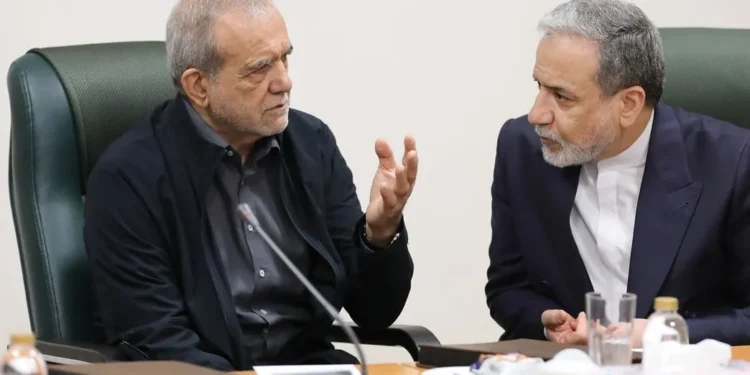 مکرون: فرانسه برای حفاظت از پایانه نفتی ینبع عربستان، نیروی نظامی، رادار و سامانه‌های پدافند هوایی اعزام خواهد کرد/ سنای آمریکا طرح محدودسازی اختیارات جنگی ترامپ علیه ایران را رد کرد/ وال استریت ژورنال: نتانیاهو تلاش کرده بود در سفر به نیویورک، دیداری با ترامپ ترتیب دهد، اما موفق نشد