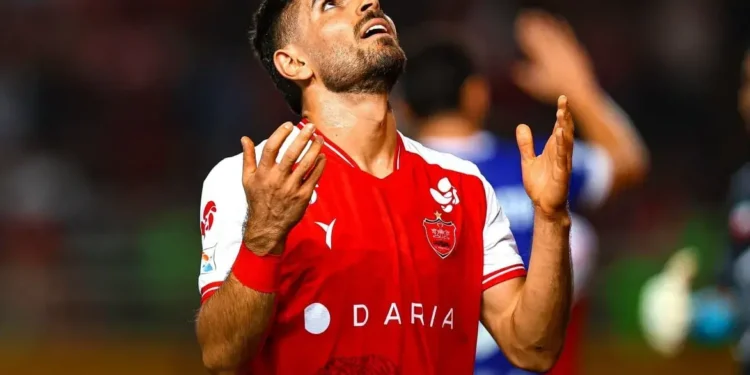 غیبت عمری برابر ذوب‌آهن؛/ وینگر پرسپولیس رباط داد، اما نه صلیبی!