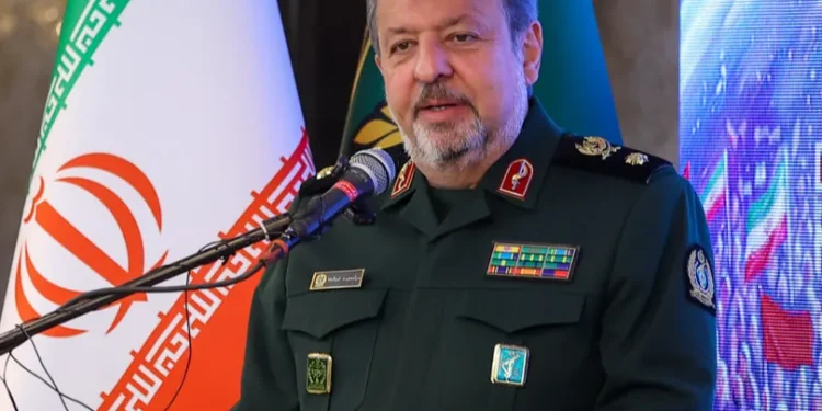 سرپرست وزارت دفاع: به گستره ایران، از اعماق زمین تا اوج آسمان، به زودی خواهید دید