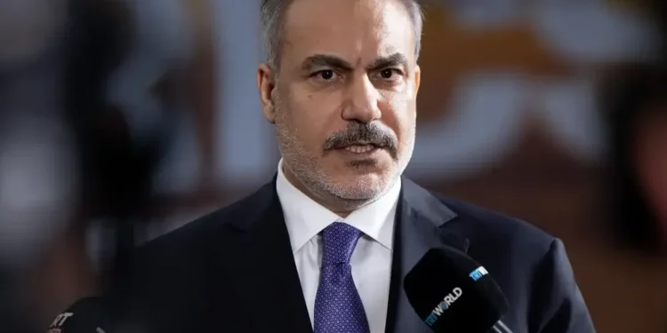 وزیر خارجه ترکیه: ما نمی‌پذیریم که عربستان به بخشی از درگیری جاری میان ایران و آمریکا تبدیل شود / ممکن است ریاض به نیاز‌های نظامی نیاز داشته باشد و ما هیچ مشکلی برای کمک به تأمین این نیاز‌ها نخواهیم داشت