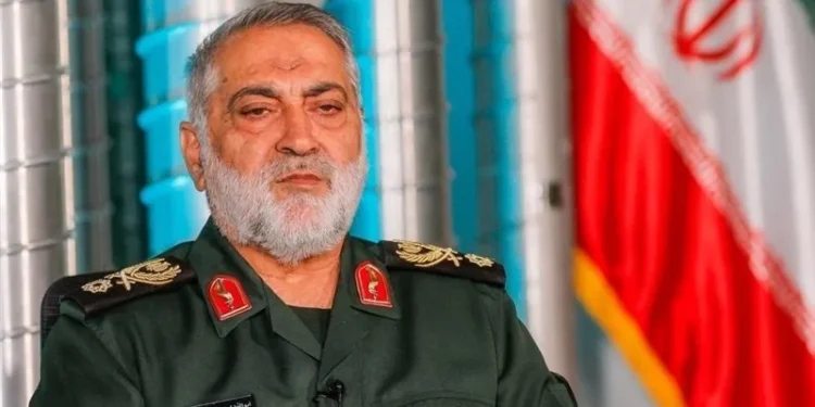 سردار شکارچی، سخنگوی ارشد نیروهای مسلح: دکترین دفاعی کشور از جنگ کلاسیک به جنگ نامتقارن تغییر کرده/ جنگ نامتقارن یعنی با تجهیزات دفاعی سادهتر اما موثرتر و کاربردیتر، در مقابل سلاحهای سنگین گران قیمت دشمن ایستادن